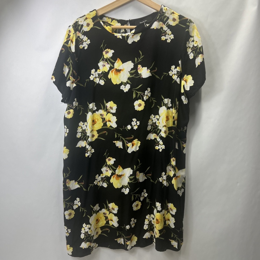 Forever 21 + Short Sleeve Floral Dress Size 0X Black